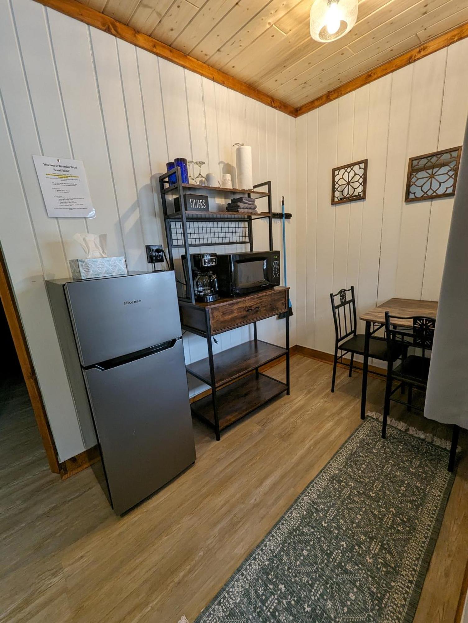 Riverside Point Resort Motel Park Rapids ภายนอก รูปภาพ